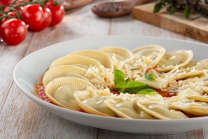 Raviolinni de Muçarela de Búfala e Manjericão