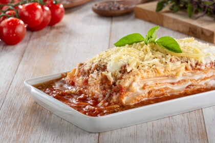 Lasagna Presunto e Mussarela ao molho bolonhese